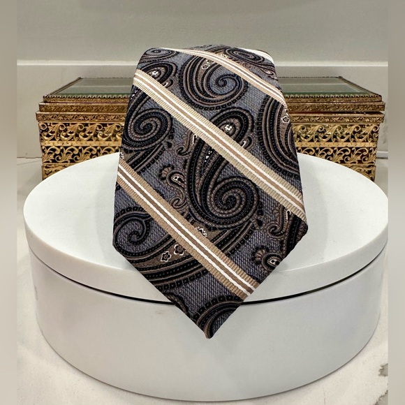 Pronto Uomo Platinum - Handmade Silk Tie - Paisley Overlaid with Stripes - EUC - Picture 1 of 14
